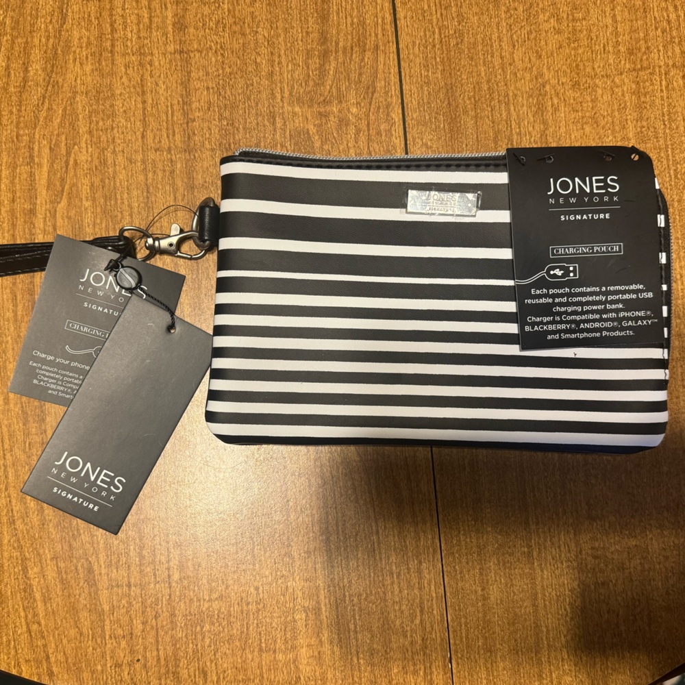 Wristlet